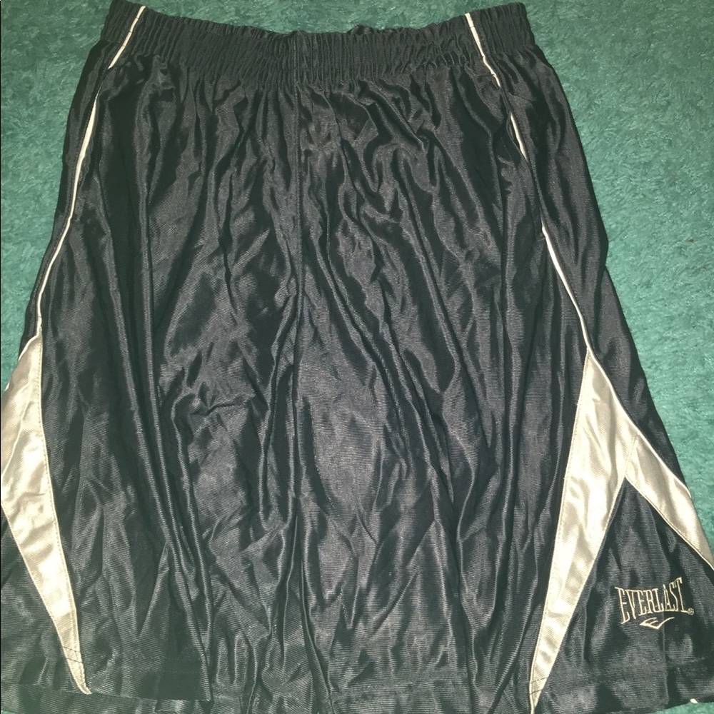 Men’s Everlast shorts size L